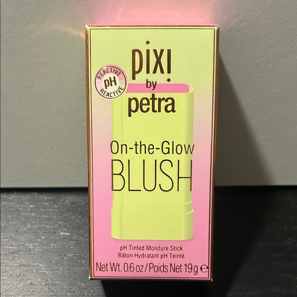 Pixi by Petra On-the-Glow Blush in Pink and Green